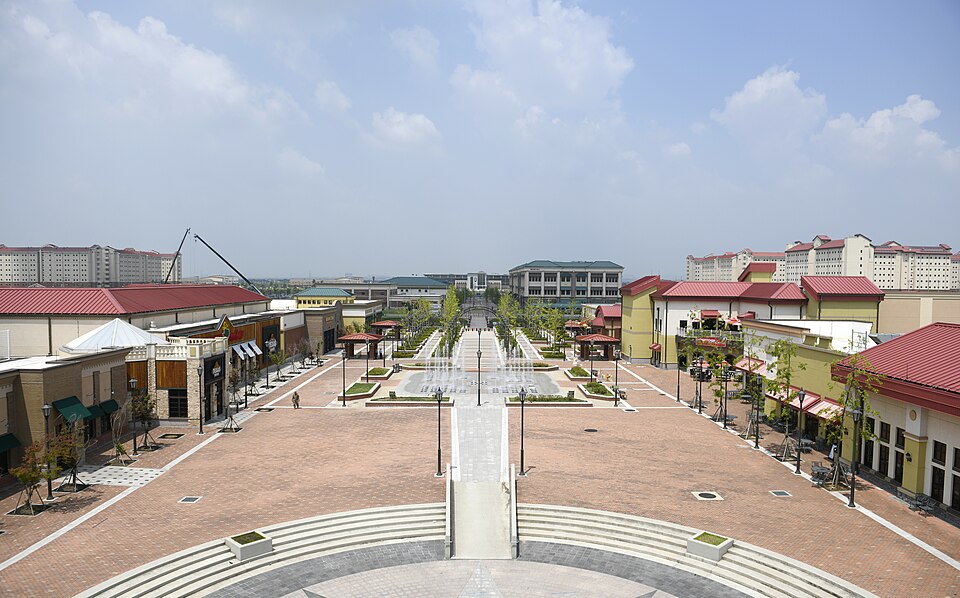 The downtown plaza at Camp Humphreys (2020).
