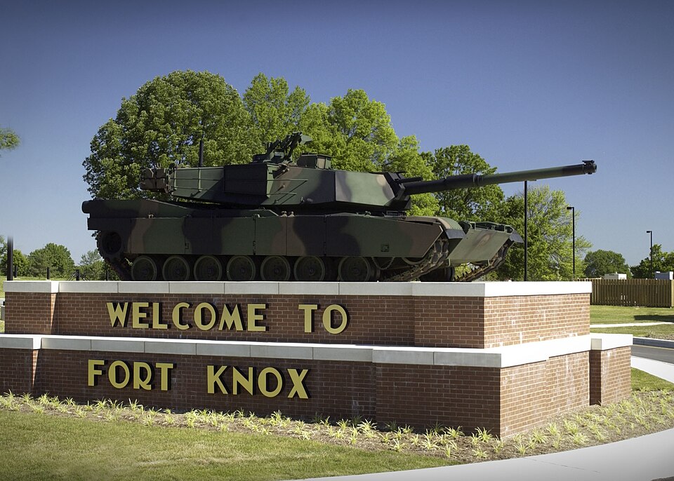 The welcome sign and tank display at Fort Knox (2005).