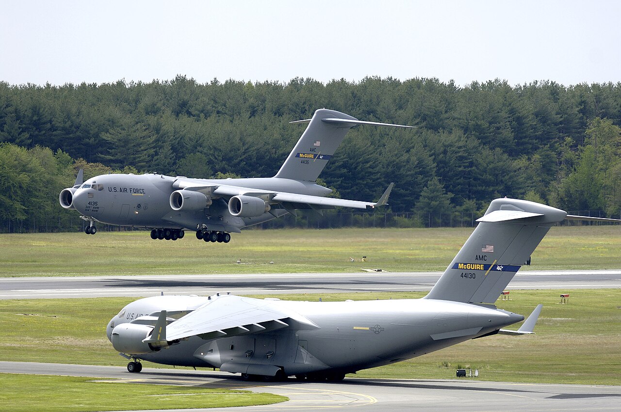 C-17 aircraft on the McGuire airfield, New Jersey (2006).