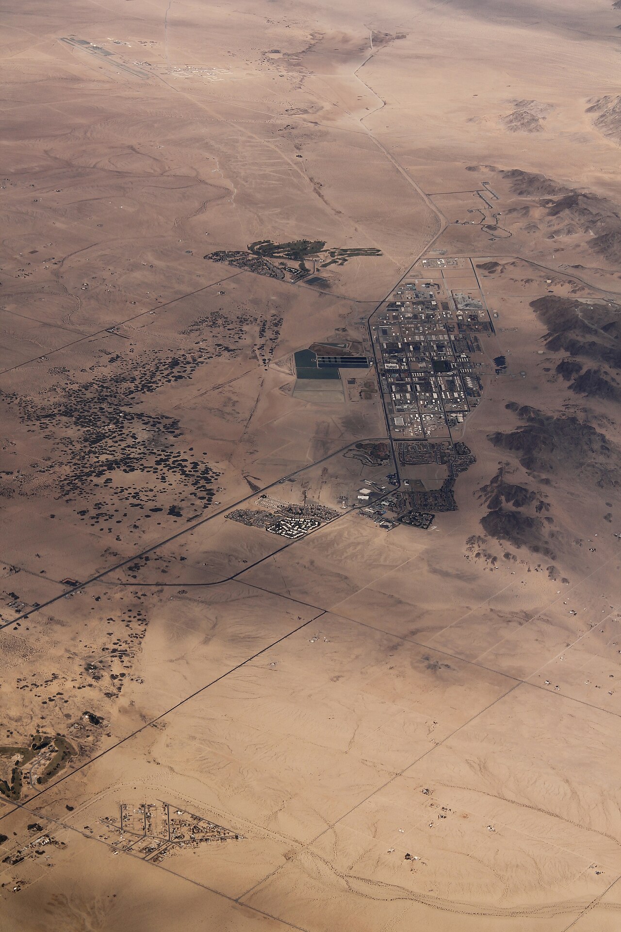 An aerial view of Marine Corps Air Ground Combat Center Twentynine Palms (2013).