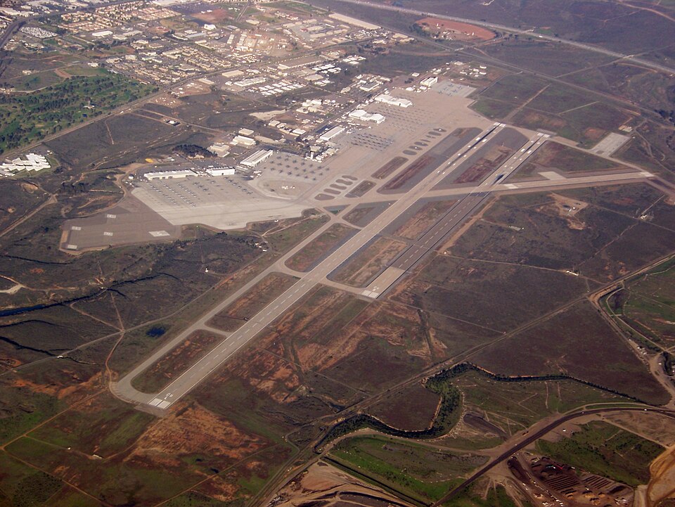 The flight line at MCAS Miramar (2008).