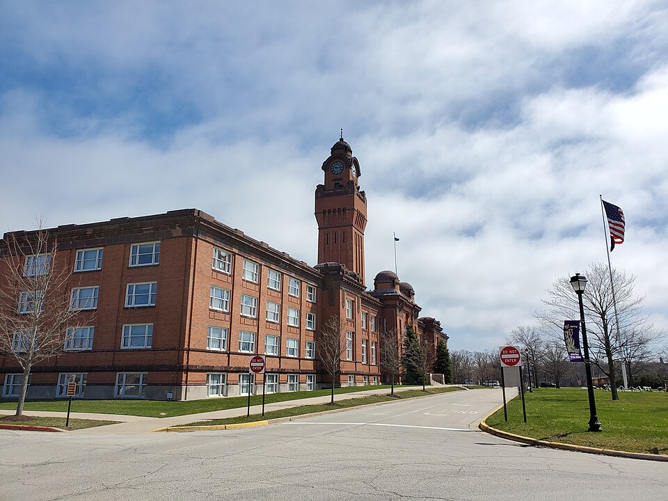 Building 1 at Naval Station Great Lakes (2020).