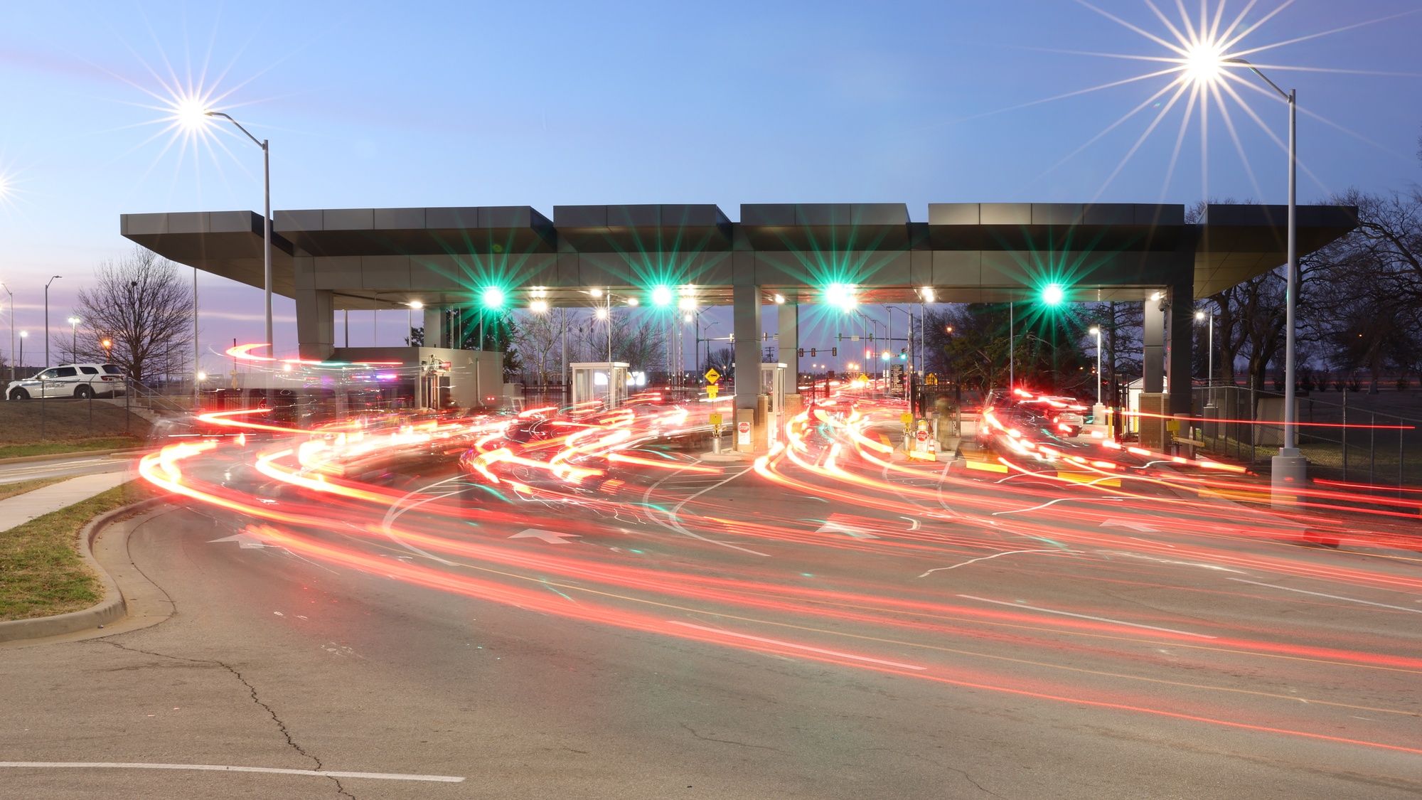 Traffic entering the main gate at Tinker Air Force Base, Oklahoma (2024).