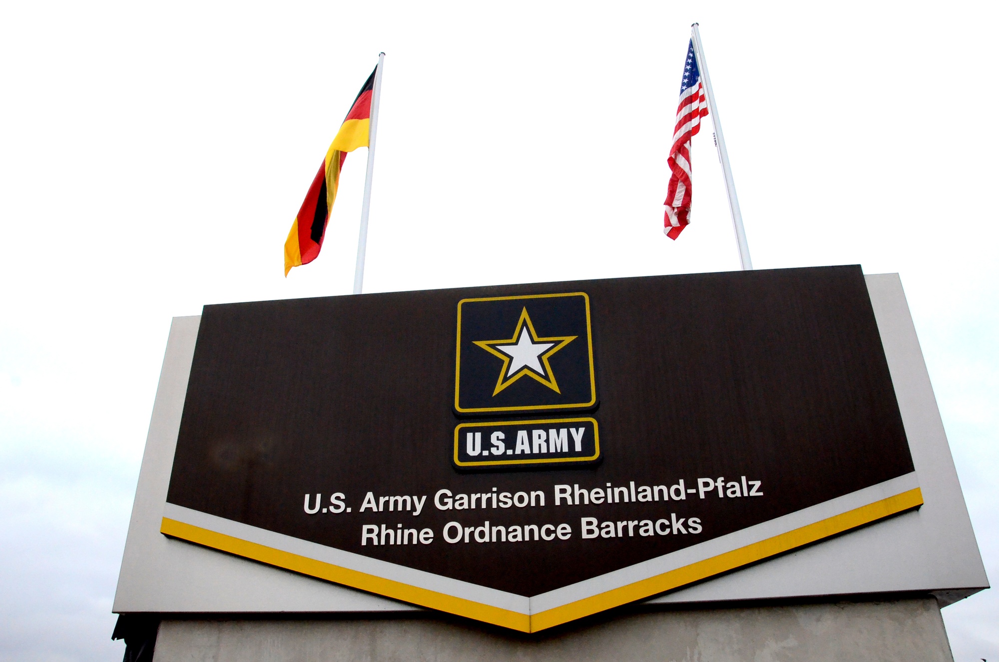 The U.S. Army Garrison Rheinland-Pfalz sign at Rhine Ordnance Barracks (2019).