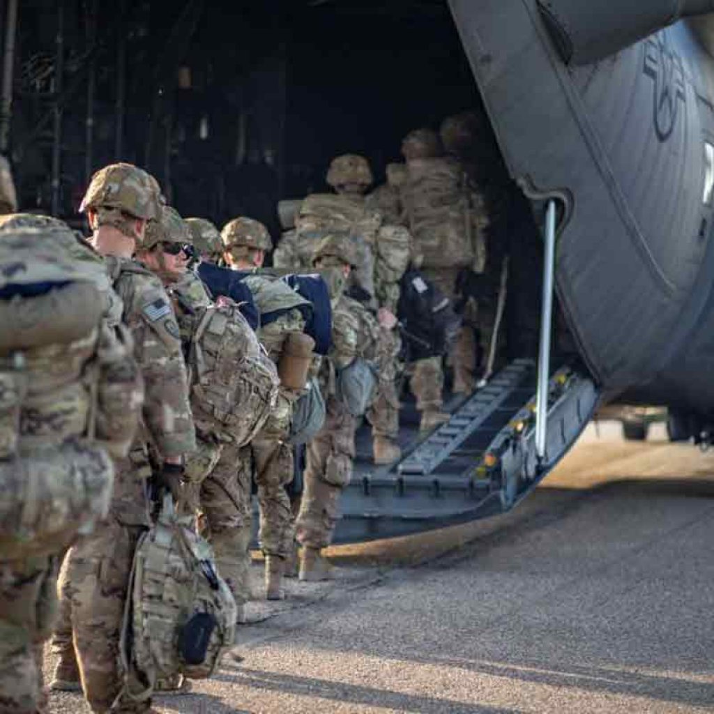 soldiers-board-C130-iraq-2-1200
